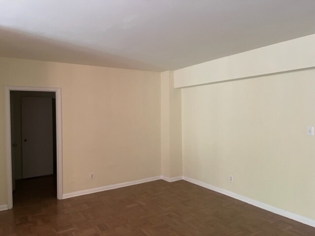 main room - 2500 Q St NW