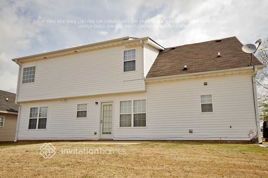 Building Photo - 1807 Summit Creek Way
