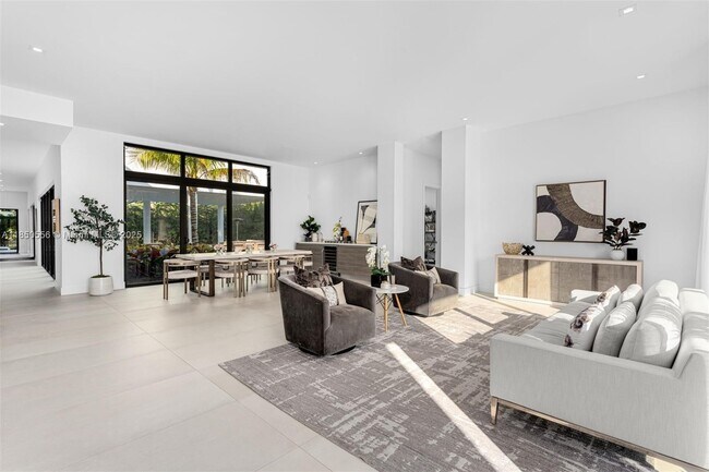 Building Photo - 16703 Botaniko Dr S