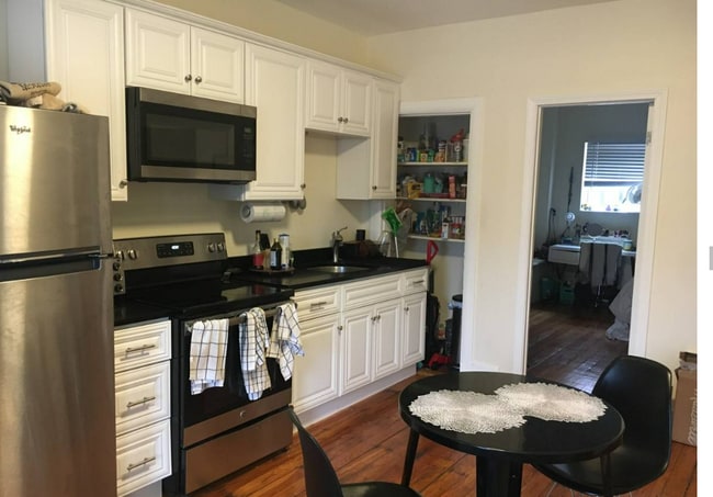 Building Photo - 212 Hemenway St