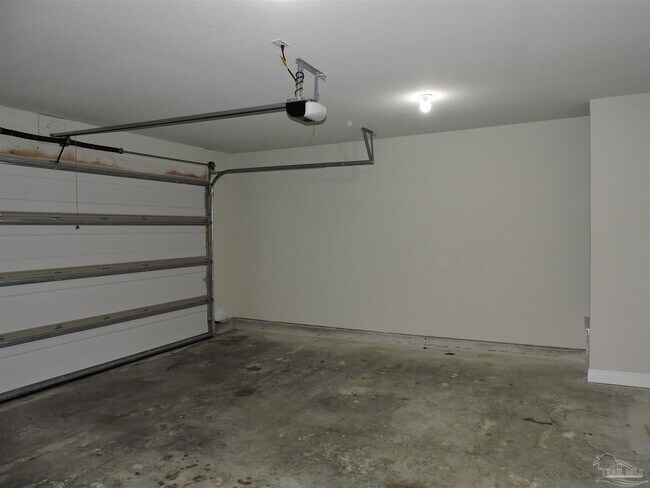 Building Photo - 10645 Trailblazer Wy