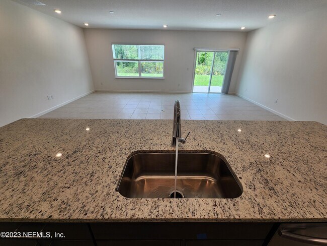 Building Photo - 3256 Crocus Ln