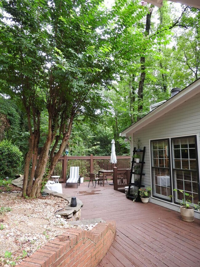 Building Photo - 804 Tulip Poplar Dr