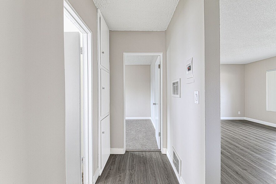 Building Photo - 147 S Magnolia Ave