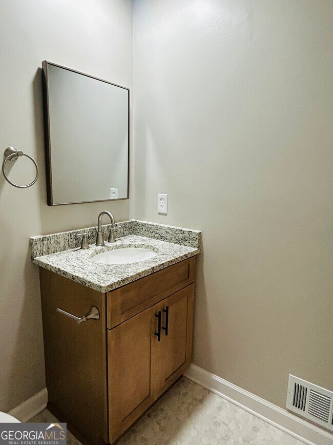 Building Photo - 6165 Radford Dr