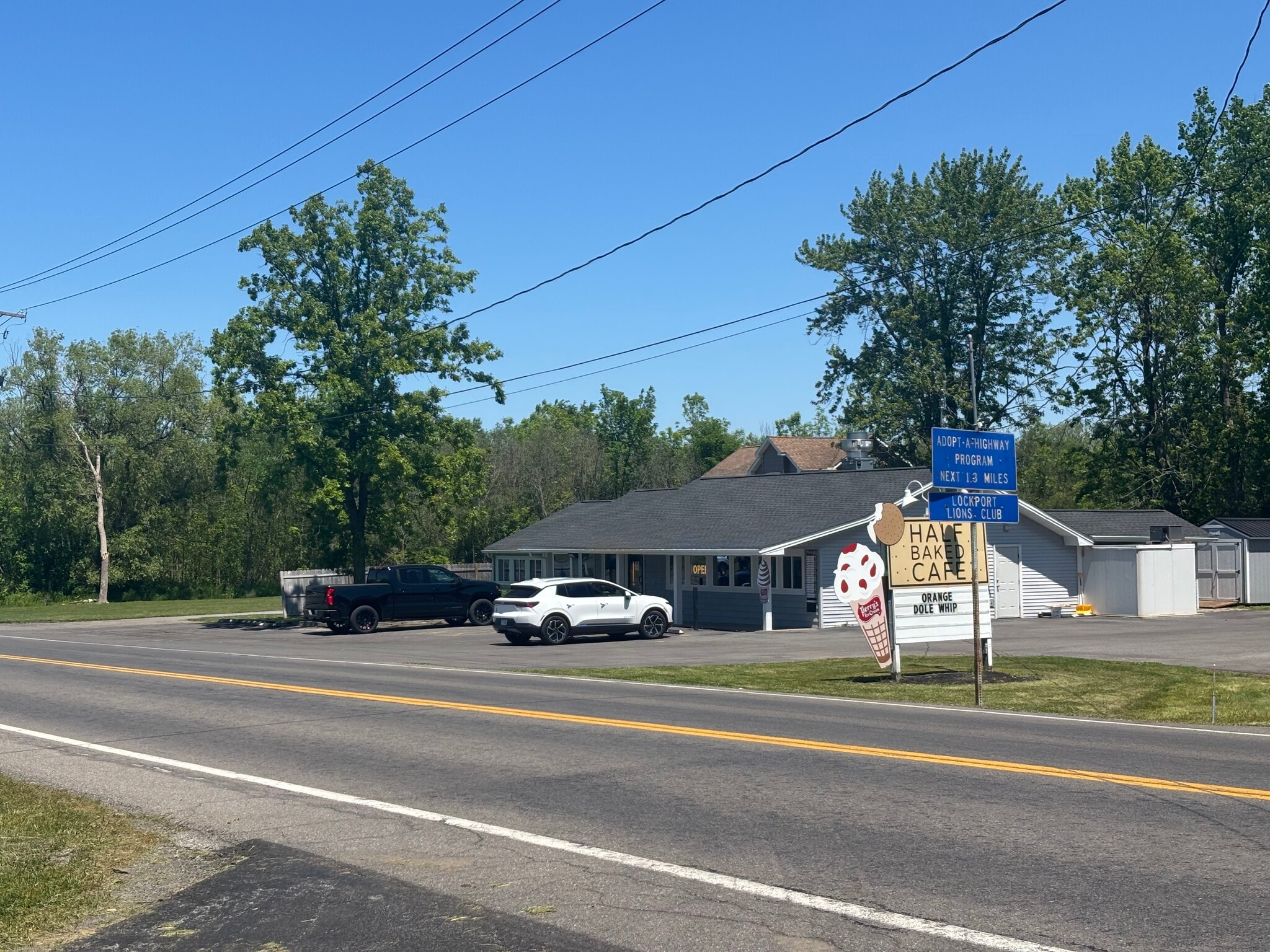 Building Photo - 6962 Northview Dr