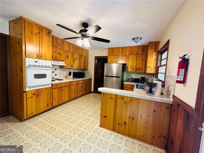 Building Photo - 6441 Dunmoor Dr