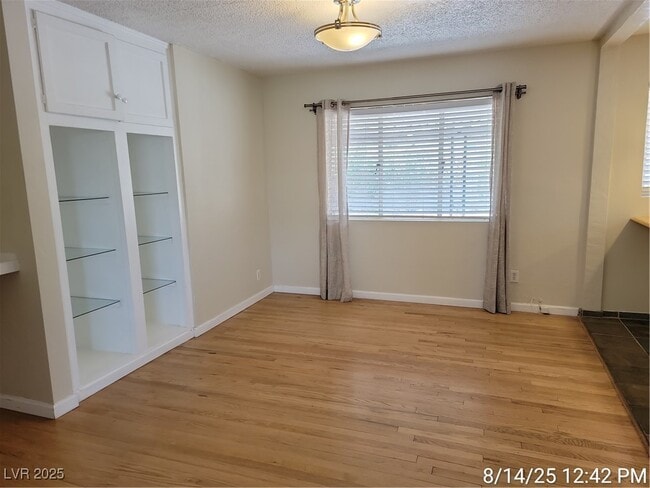 Building Photo - 1312 Darmak Dr