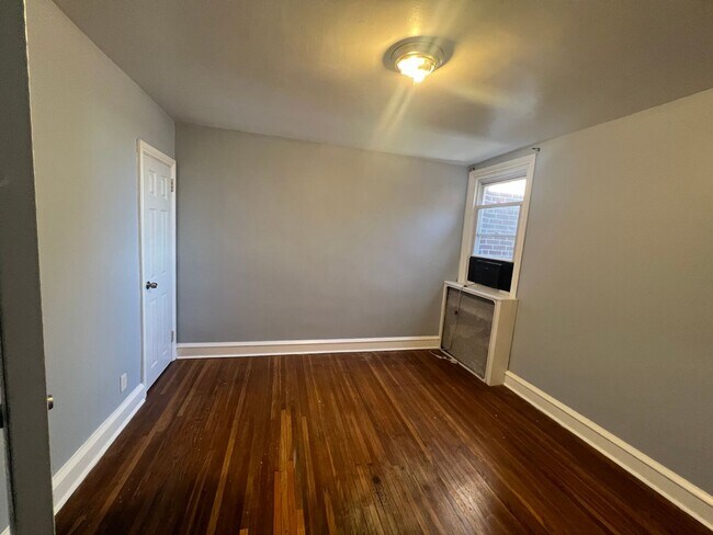 Building Photo - 3403 Chippendale Ave