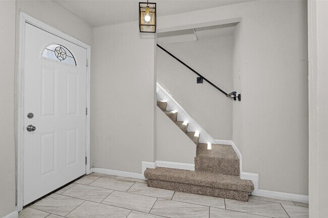 Building Photo - 15225 Woodforest Blvd