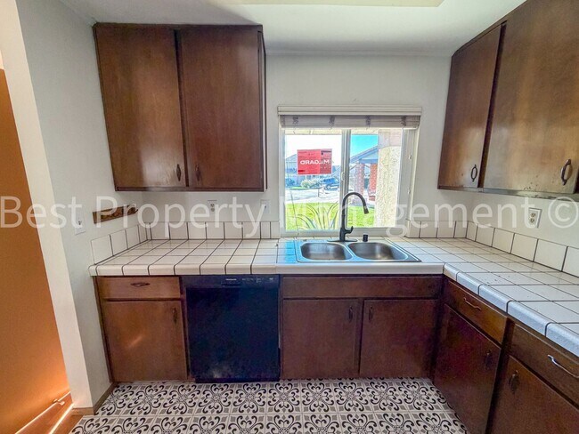 Building Photo - Great Shape Single Family Home near Fremont Bart Station