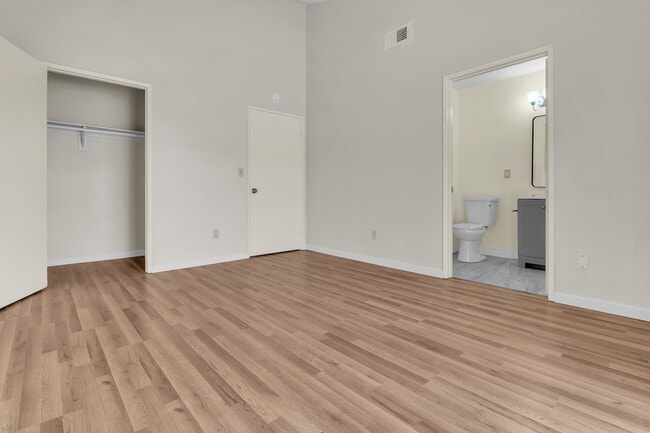 Building Photo - 1688 Bruin St