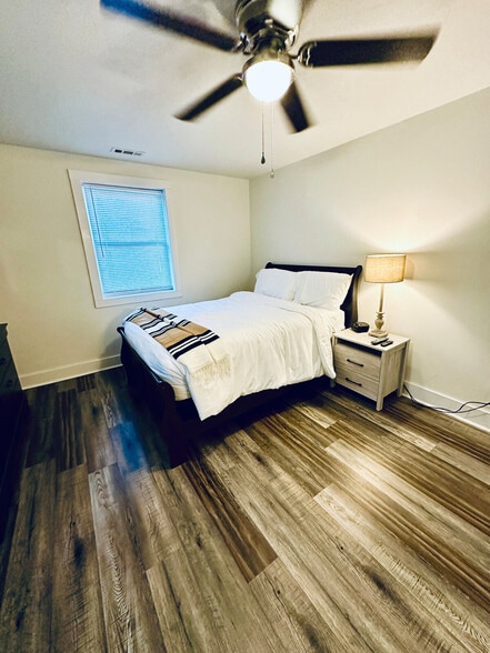 Building Photo - 405 Cedar Lane Rd