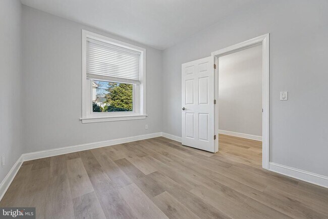 Building Photo - 92 Leigh Ave