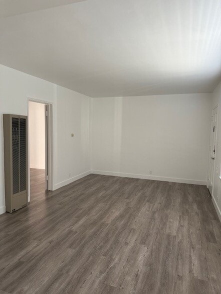 Building Photo - 428 N Glenwood Plz