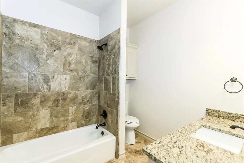 Building Photo - 5234 Kemper St