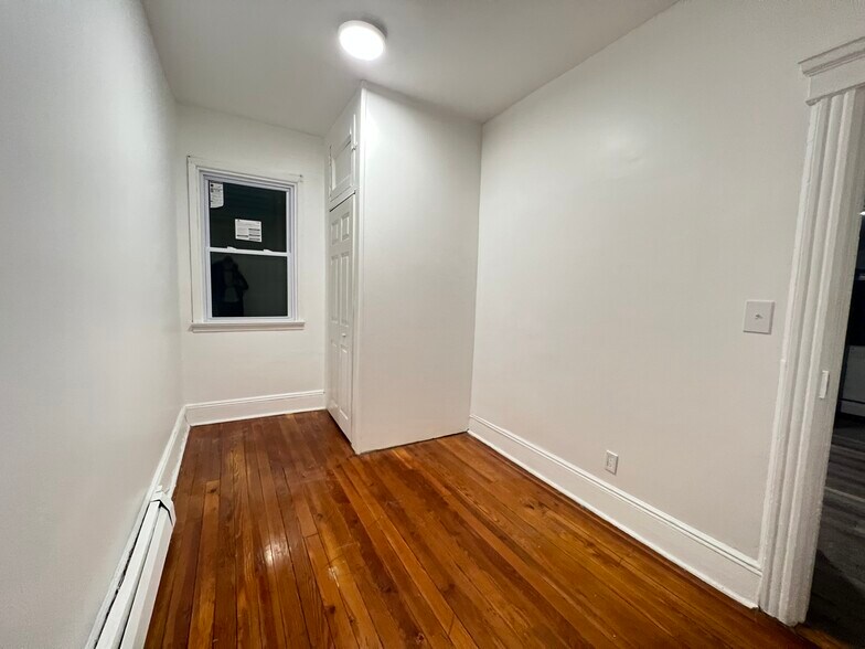 2F - 66 W 18th St