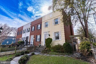 Building Photo - 1206 Colonial Ave