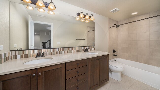 Building Photo - Stunning 4 Bedroom Patio Home in Flying Horse