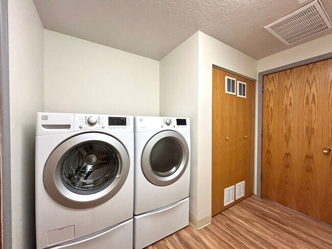 Building Photo - One Of The Top Rated Gems Of 2026: Serene 3 Bed + Bonus Room, 2.5 Bath Spacious House!