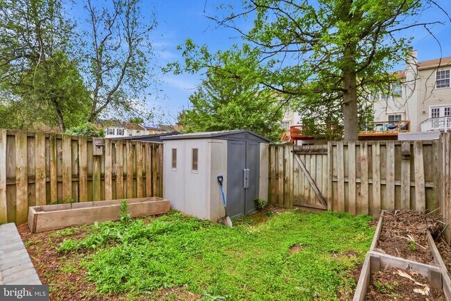 Building Photo - 346 Stable View Terrace NE