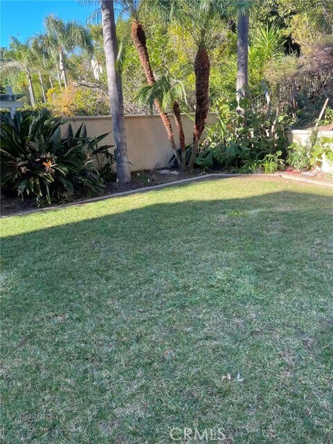 Building Photo - 15 Springbrook Rd