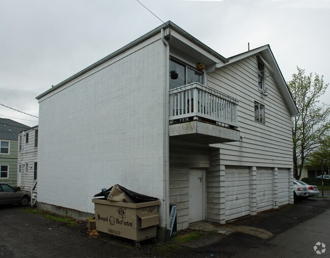 Building Photo - 475 E 18th Ave