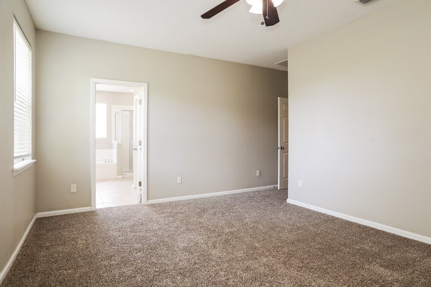 Building Photo - 9565 Bembridge Mill Dr