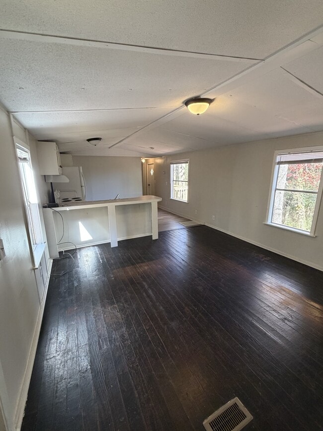 Building Photo - 61 Platinum Dr