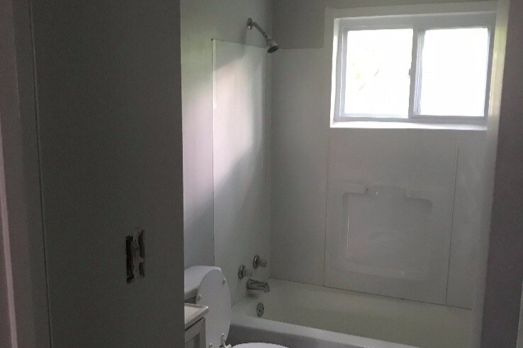 Bathroom 1a - 2278 Grandview Rd