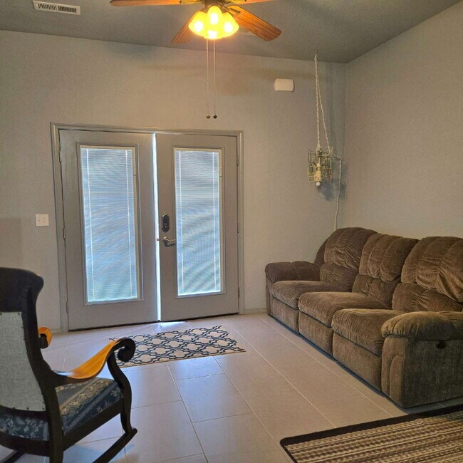 Building Photo - Flathead Lake- 2 bed, 1 bath, 2 car garage