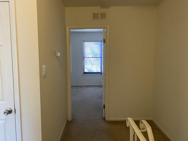 Building Photo - 215 East Ct