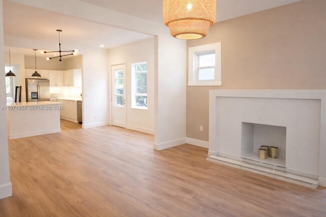 Building Photo - 640 NE 71st St