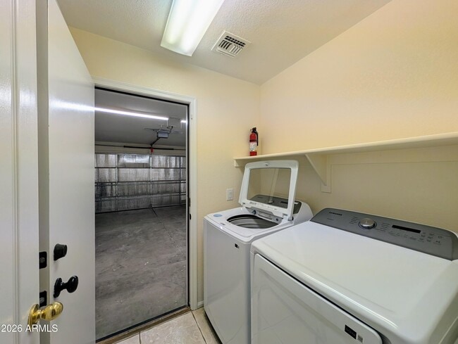 Building Photo - 11134 W Windsor Ave