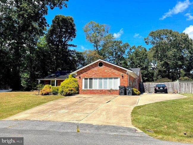 Building Photo - 11717 Rivershore Dr