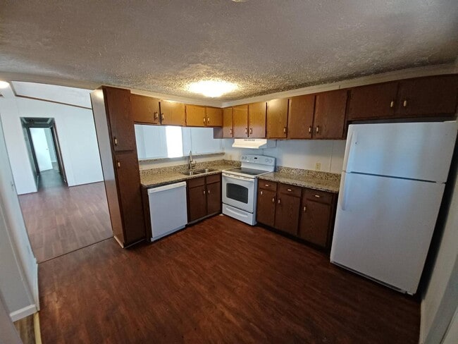 Building Photo - 113 Dogwood Dr