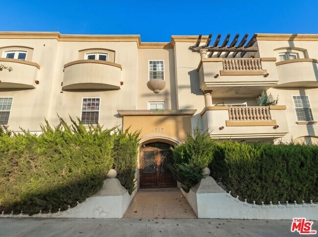 Building Photo - 4832 Whitsett Ave