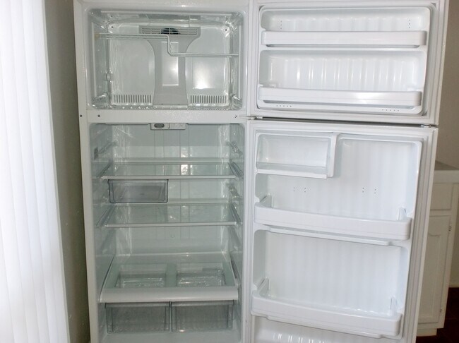 Building Photo - 17433 Vanowen St