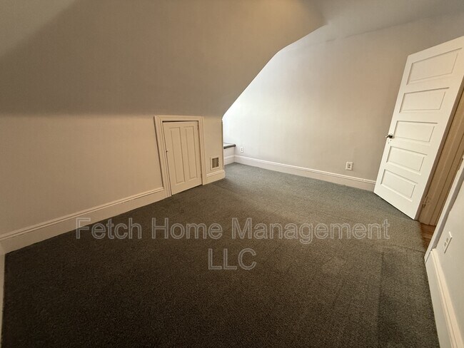 Building Photo - 125 E State St