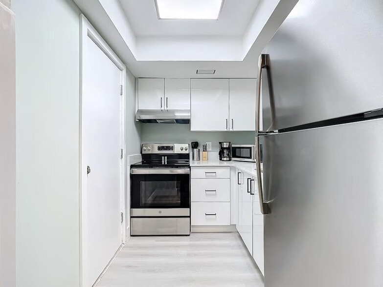 Building Photo - 1401 SE 15th St