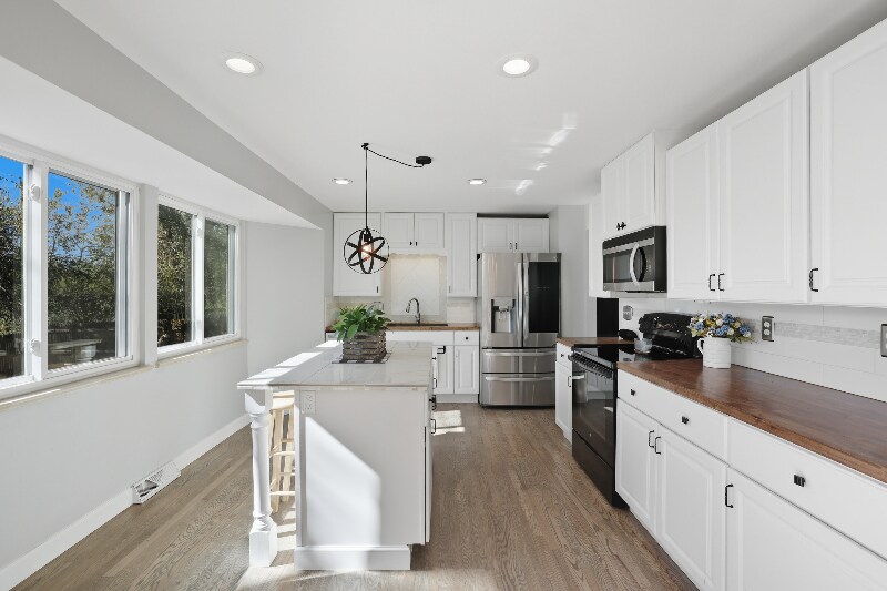 Building Photo - 930 Potter Dr