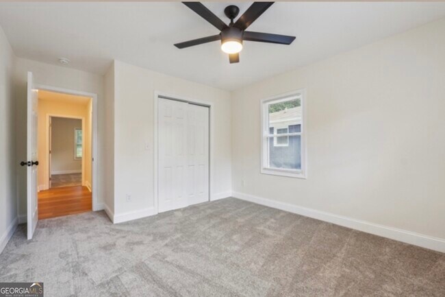 Building Photo - 267 Barfield Ave SW