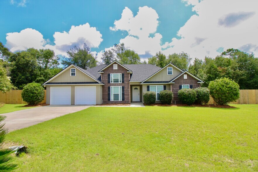 Primary Photo - 60 Palmetto Pines Cir