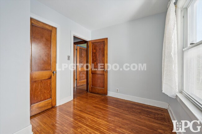 Building Photo - 2029 Berdan Ave