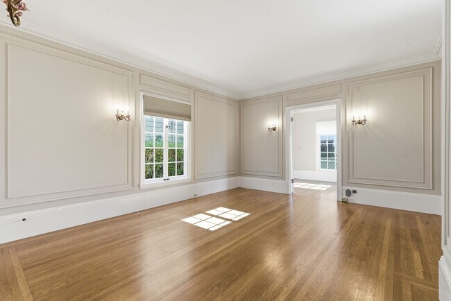 Building Photo - 501-503 Mandana Blvd