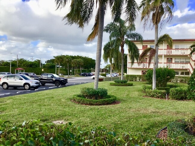 Building Photo - 84 Brighton B