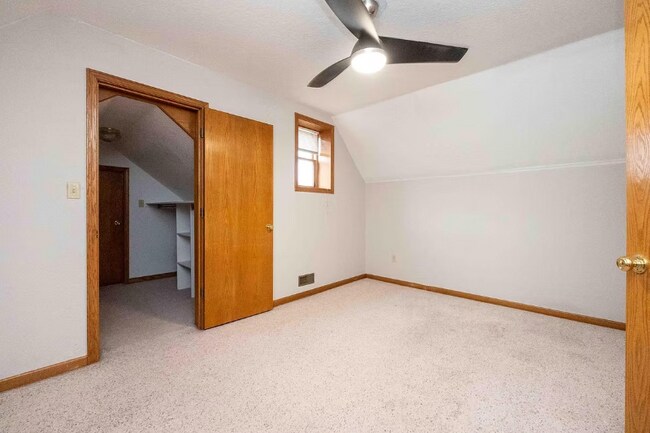 Building Photo - 110 Sally Ln