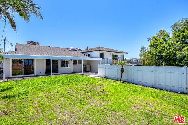 Building Photo - 5137 Reynier Ave