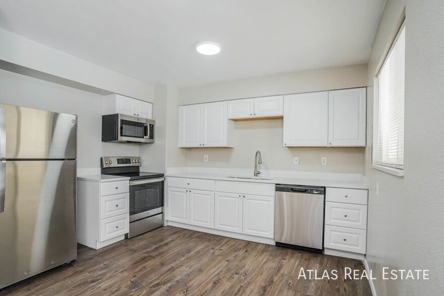 Building Photo - 4789 Shadowglen Dr