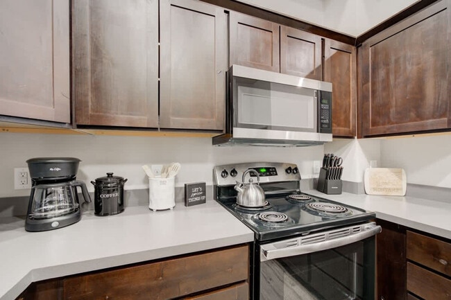 Building Photo - 2210 Remington Way